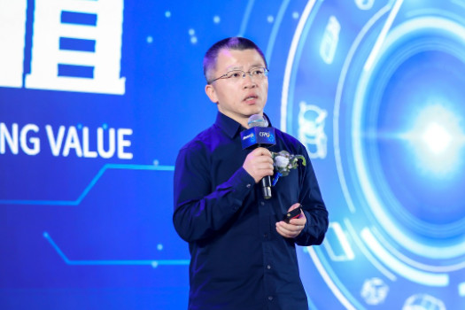 Solidigm:以创新存储方案,筑牢AI基础设施底座